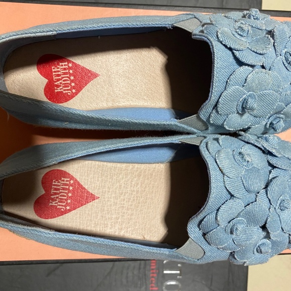 Espadrilles - Picture 1 of 4